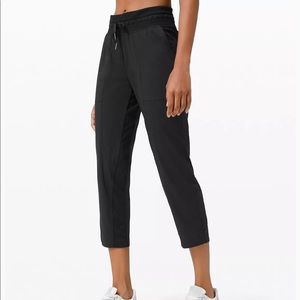 Lululemon dance studio crop